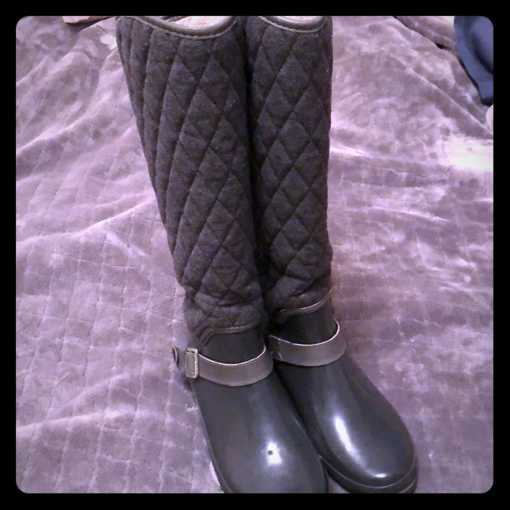 Sperry Quilted Gray Rain Boots